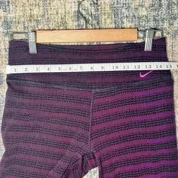 Nike • Women’s DRIFIT Legend Zig Dot Printed Capri’s • Size Medium - Picture 10 of 12